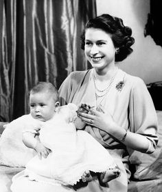 Queen Elizabeth ascended to the throne in 1952 when her father , King George VI died in February 1952