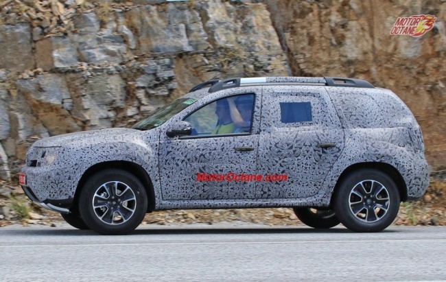 Renault-Duster-7-seater-on-road