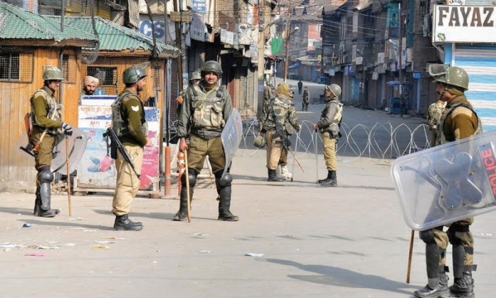 curfew at srinagar