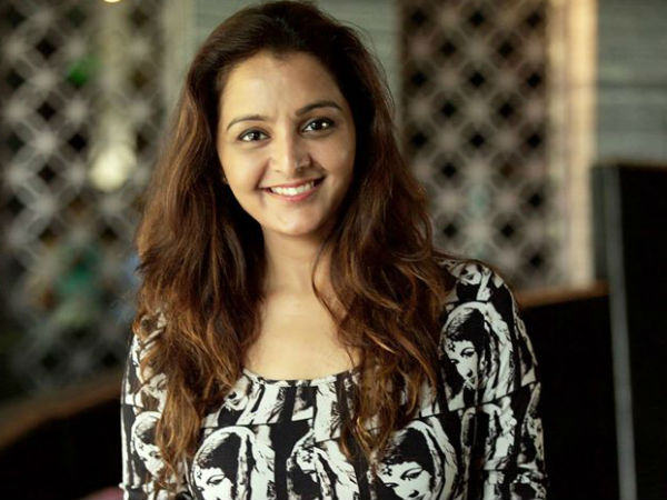 28-1448721997-manju-warrier-in-love-with-ad-film-maker