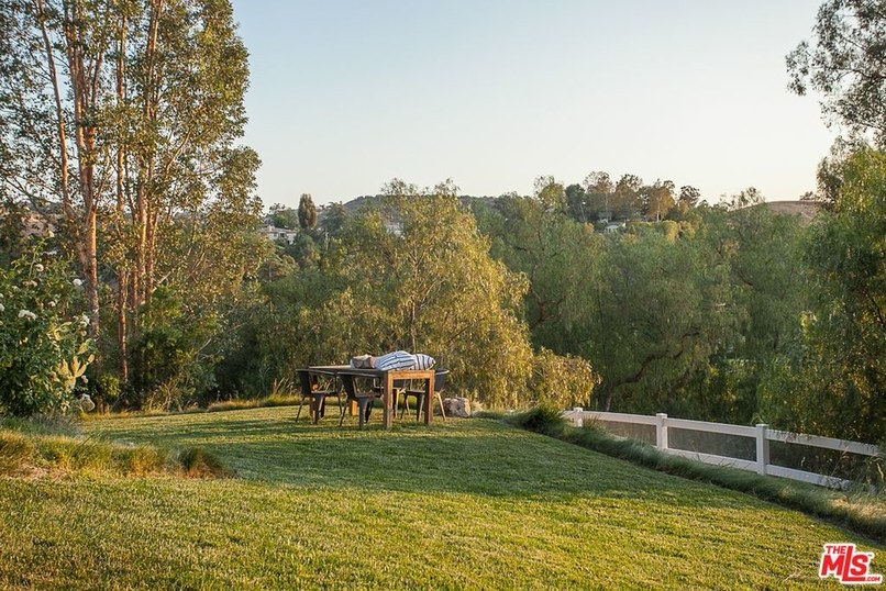 Nick Carter sells remodeled Hidden Hills home for $4.075M