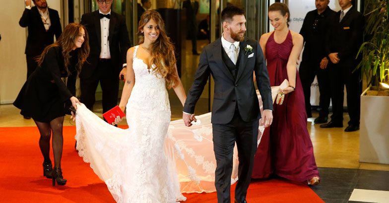 Lionel-Messi-and-Antonela-Rocuzzo.jpg.image.784.410